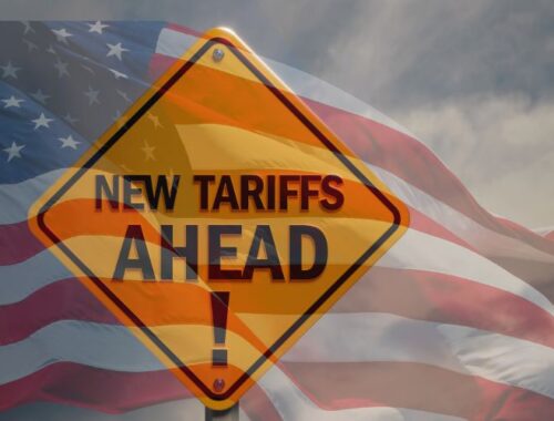 cartello dazi con bandiera Stati Uniti in trasparenza