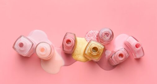 gel per unghie in un centro estetico