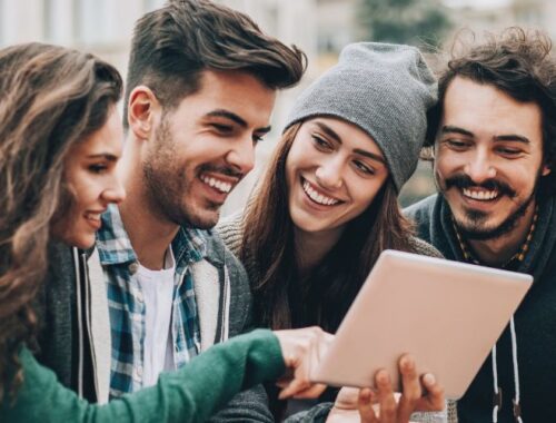 giovani imprenditori che ricevono sostegno per l’avvio di nuove attività imprenditoriali e professionali